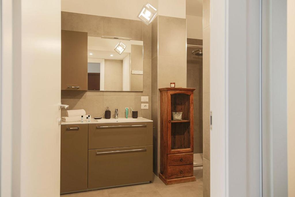 The Rent - Comfortable One-bedroom Near Porta Romana Apartment *