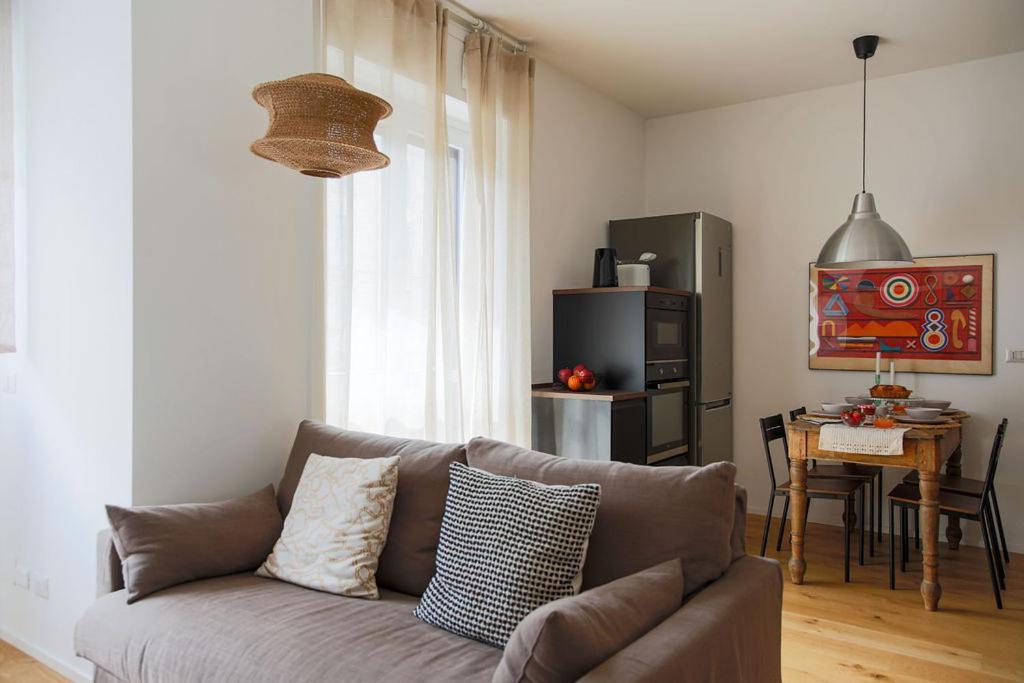 The Rent - Comfortable One-bedroom Near Porta Romana Milan
